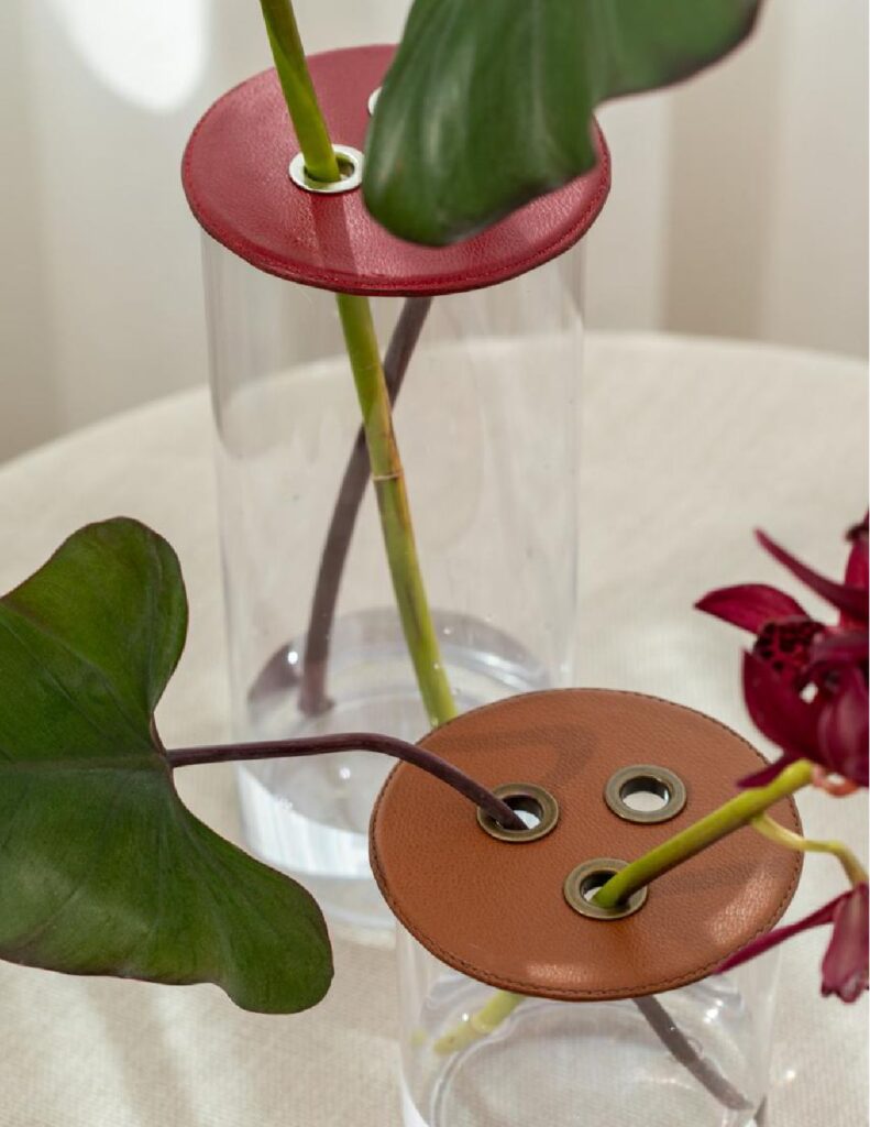 Suporte em Couro para Flores