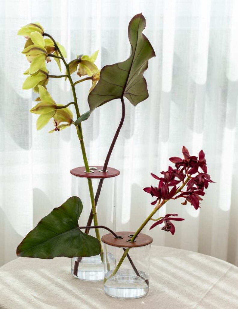 Suporte em Couro para Flores
